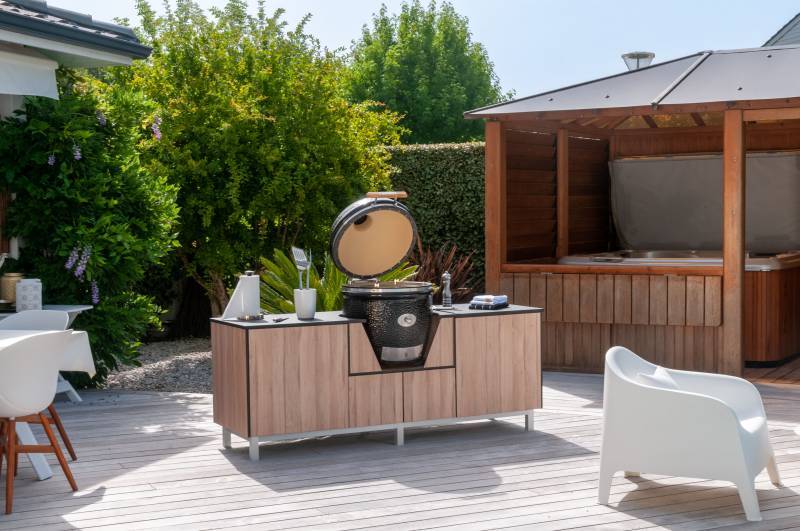 Fabrication sur-mesure d’une cuisine d’extérieur pour aménager une terrasse en Bretagne 29